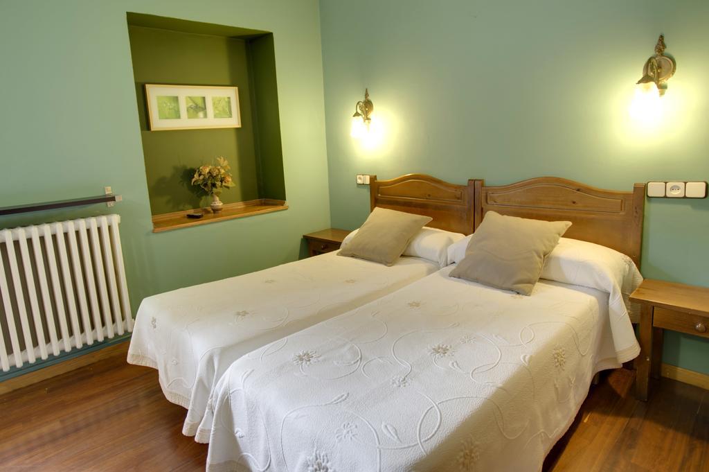 Hotel Avenida Benasque Room photo