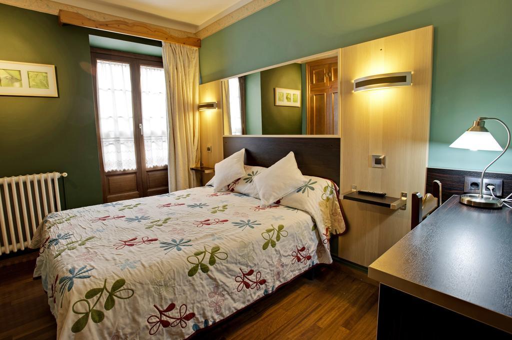 Hotel Avenida Benasque Room photo