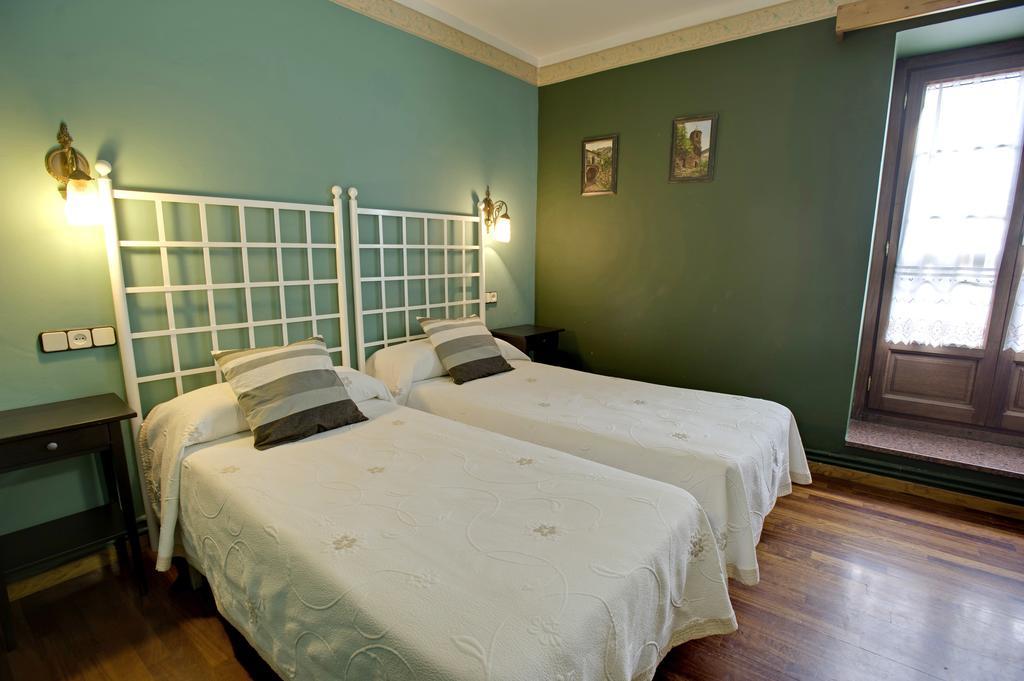 Hotel Avenida Benasque Room photo